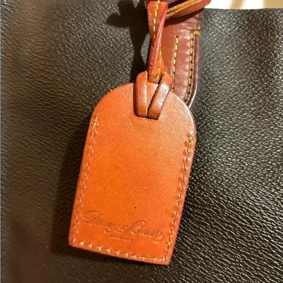 Dooney Bourke dark brown textured leather shoulder handbag - Picture 7 of 12